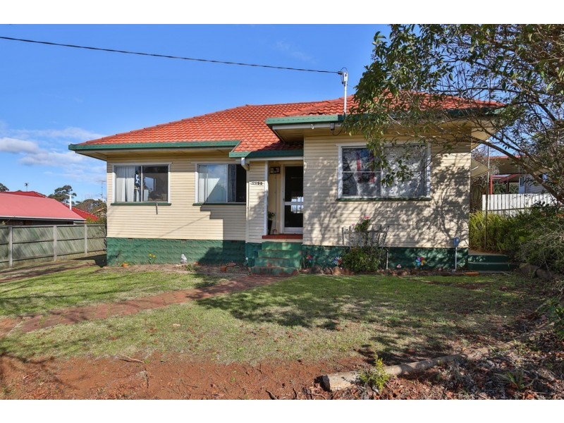 106a South Street, Centenary Heights QLD 4350