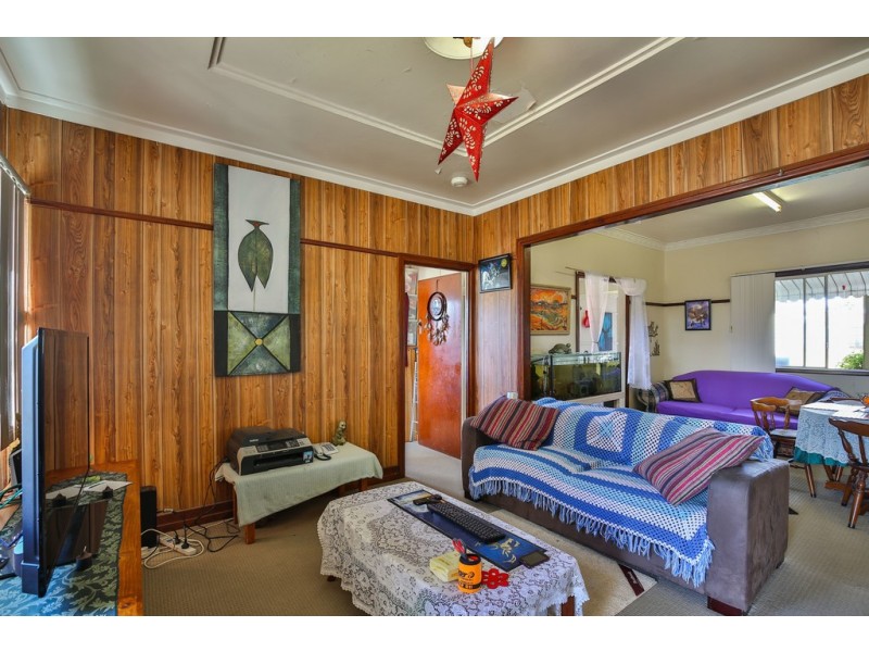 106a South Street, Centenary Heights QLD 4350