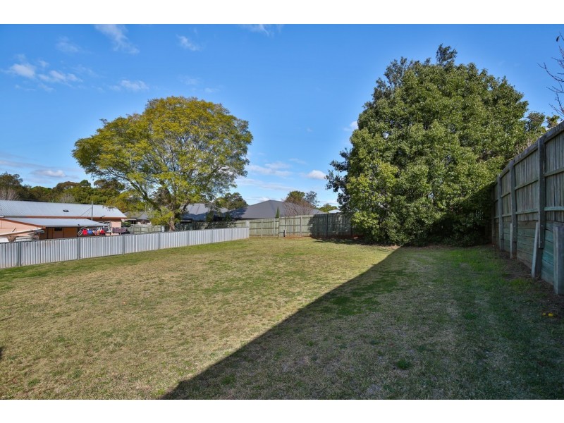 106a South Street, Centenary Heights QLD 4350