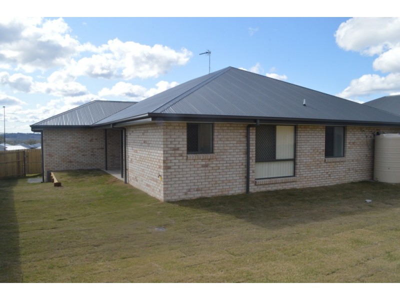 19 Mansell Boulevard, Cotswold Hills QLD 4350