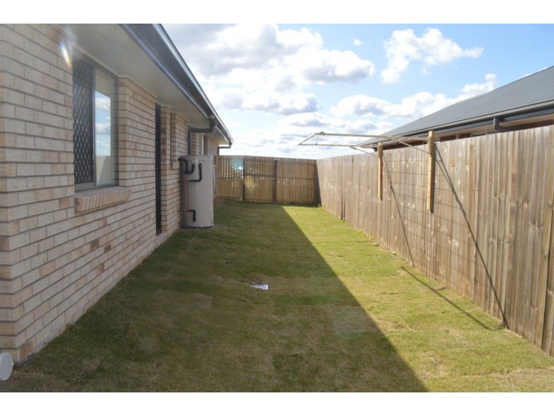 19 Mansell Boulevard, Cotswold Hills QLD 4350