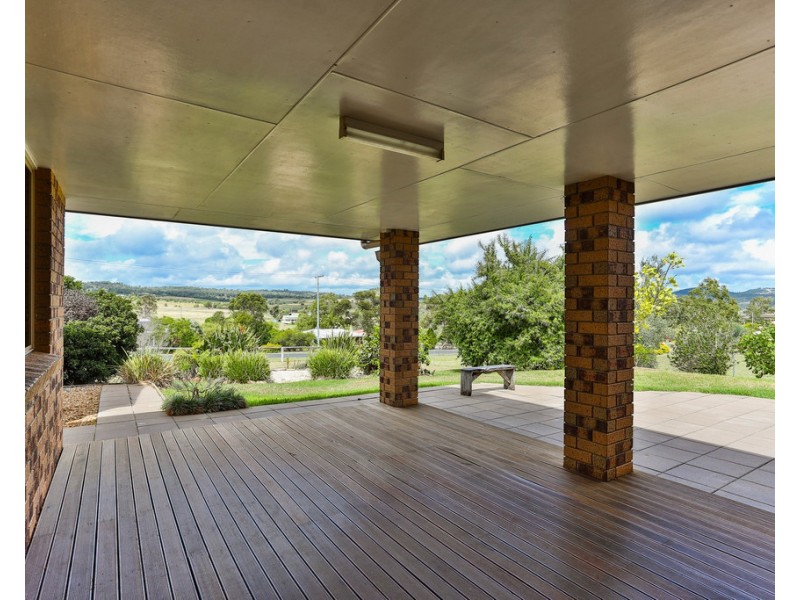 5 Paspalum Court, Meringandan West QLD 4352