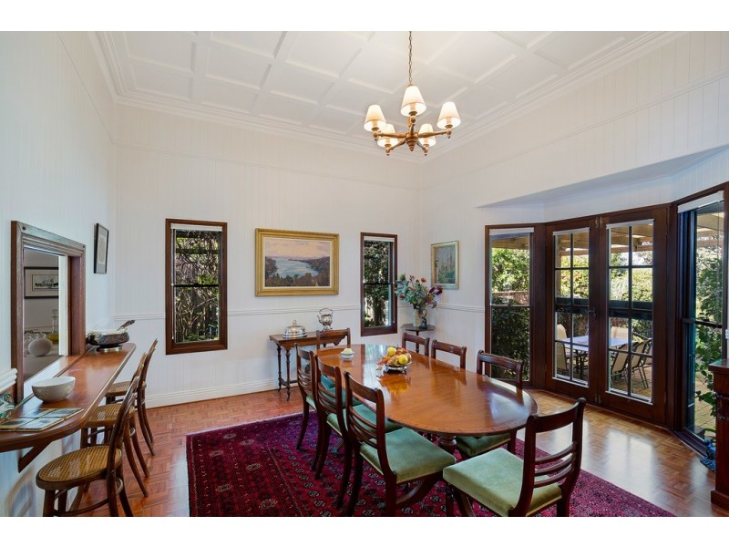 9 Owen Street, Mount Lofty QLD 4350