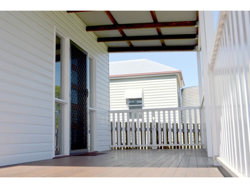36 Rhyde Street, Mount Lofty QLD 4350