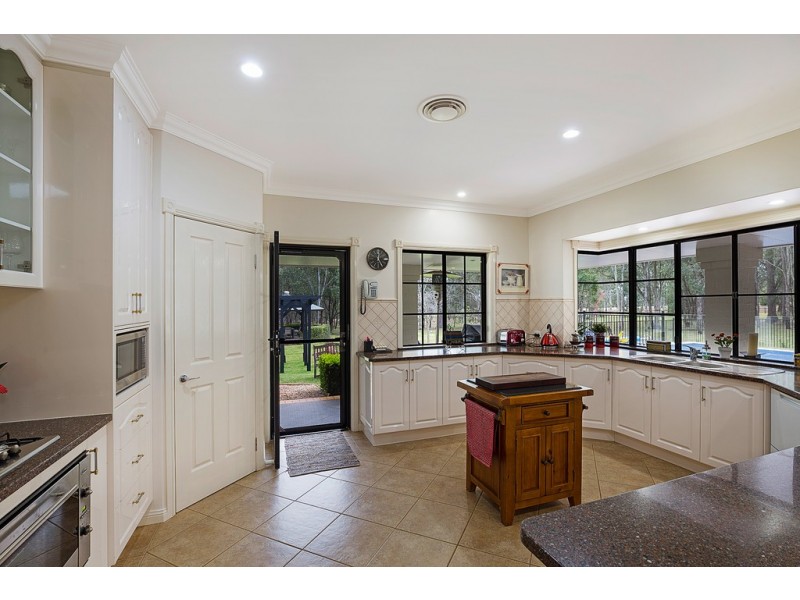 131 Robinson Road, Geham QLD 4352