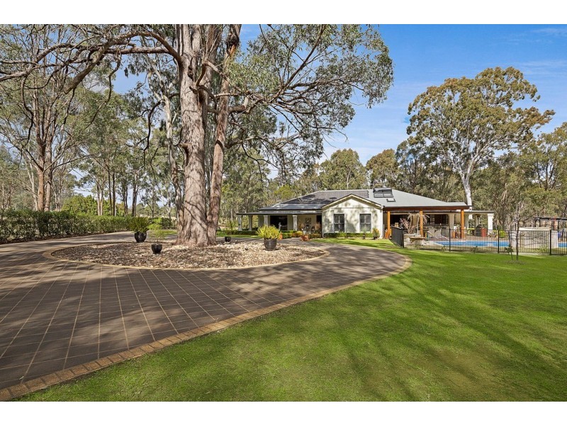 131 Robinson Road, Geham QLD 4352