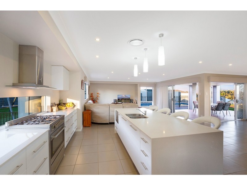 14 Timothy Drive, Vale View QLD 4352