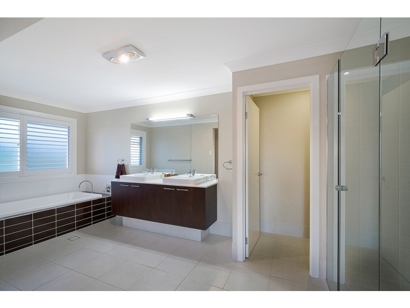 14 Timothy Drive, Vale View QLD 4352