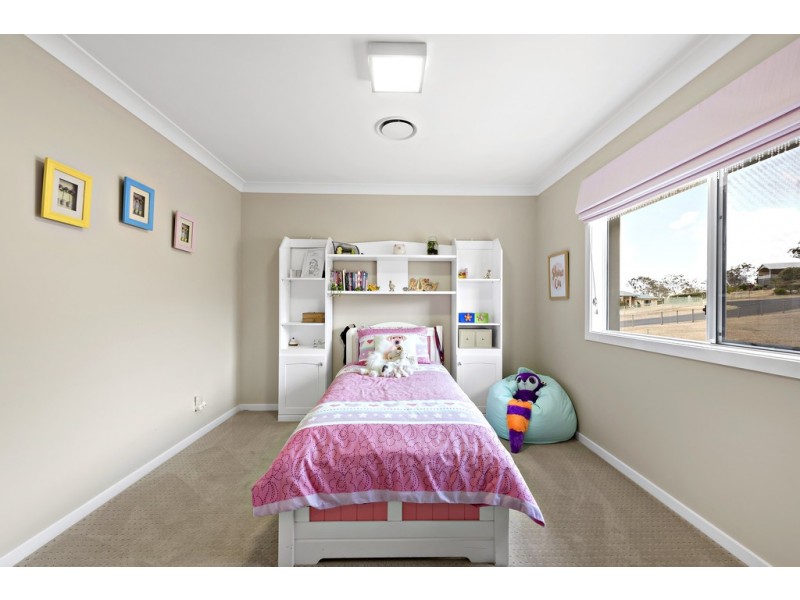 14 Timothy Drive, Vale View QLD 4352