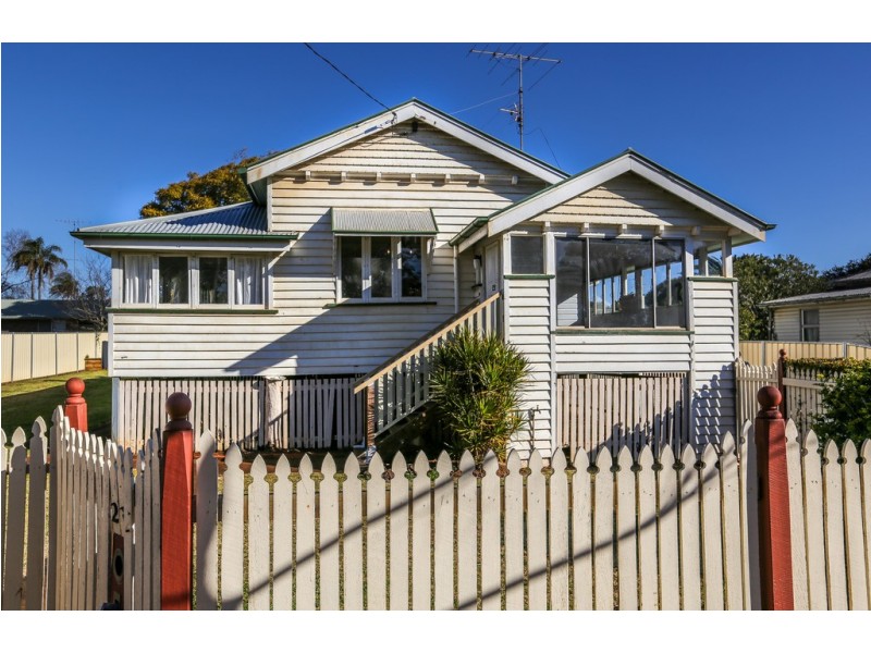 232 Bridge Street, Newtown QLD 4350