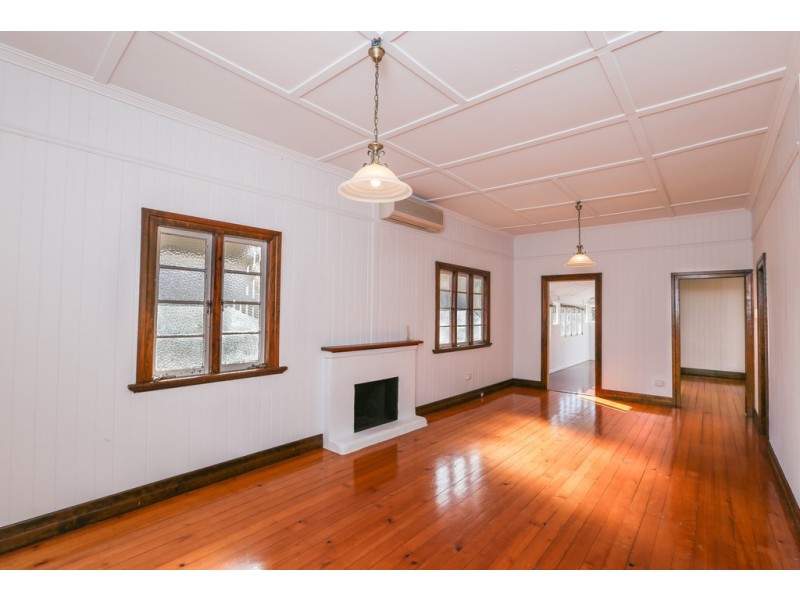 232 Bridge Street, Newtown QLD 4350