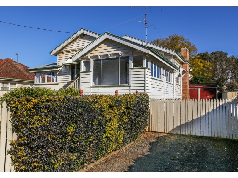 232 Bridge Street, Newtown QLD 4350