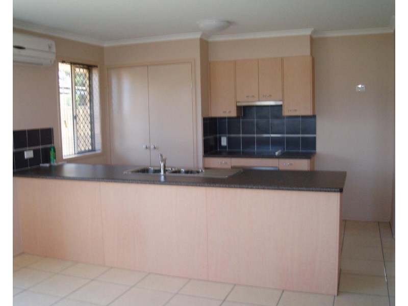 2/59 Hamilton Street, Newtown QLD 4350