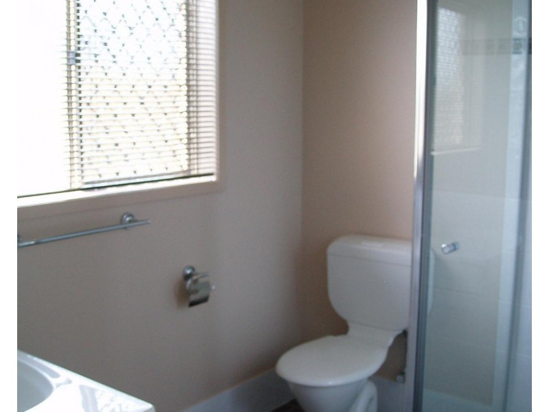 2/59 Hamilton Street, Newtown QLD 4350