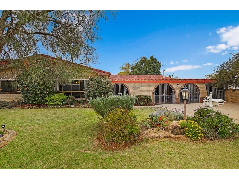 19 Trousdell Court, Rockville QLD 4350