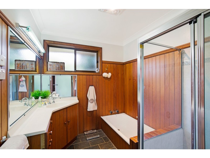 19 Trousdell Court, Rockville QLD 4350