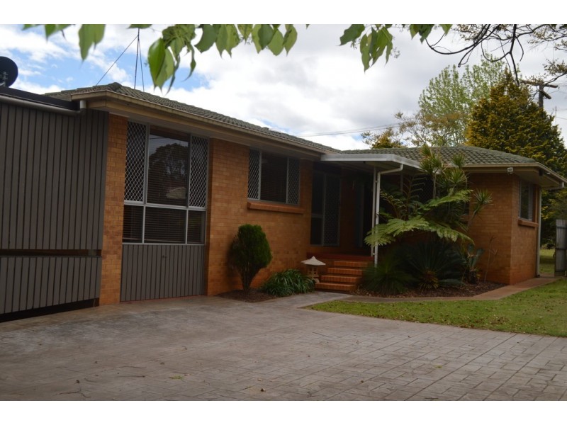 13 Raftery Street, Centenary Heights QLD 4350