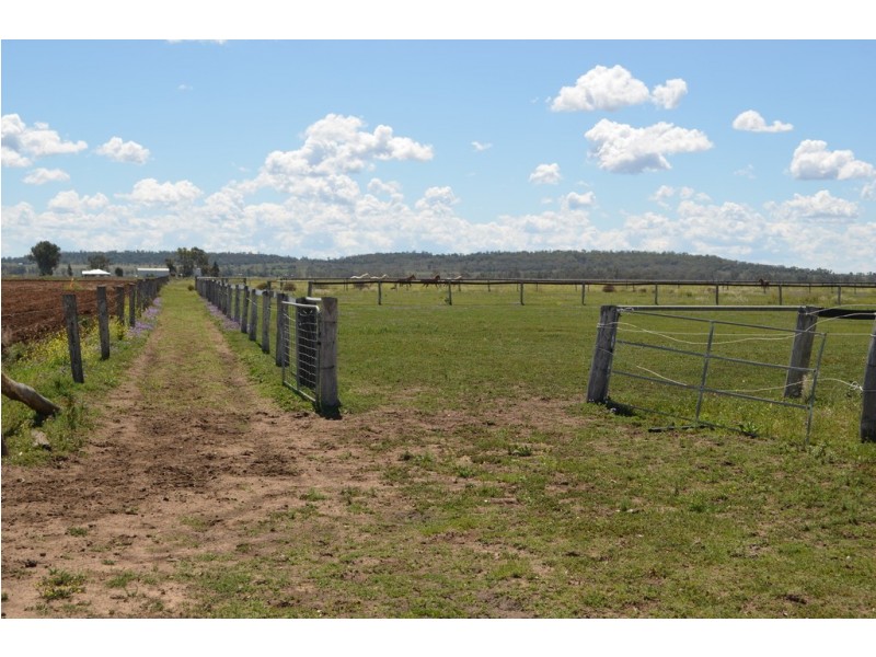 90 Devon Park Road, Oakey QLD 4401