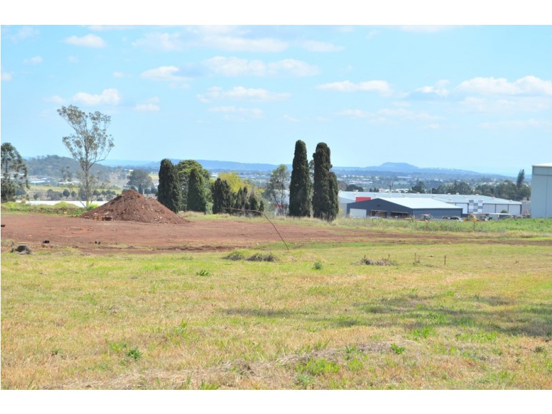 29 Croft Crescent, Harristown QLD 4350