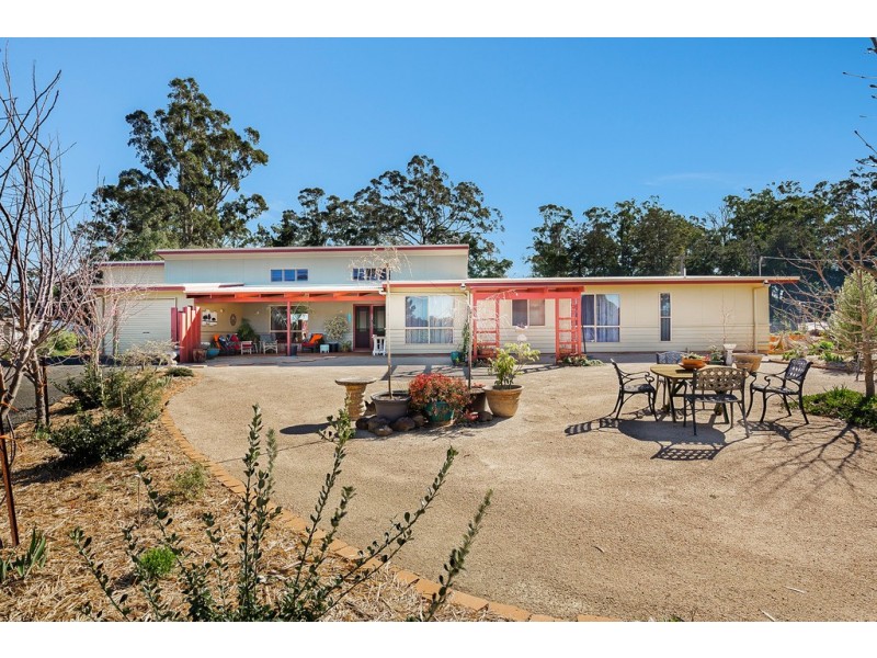 18 William Street, Pechey QLD 4352