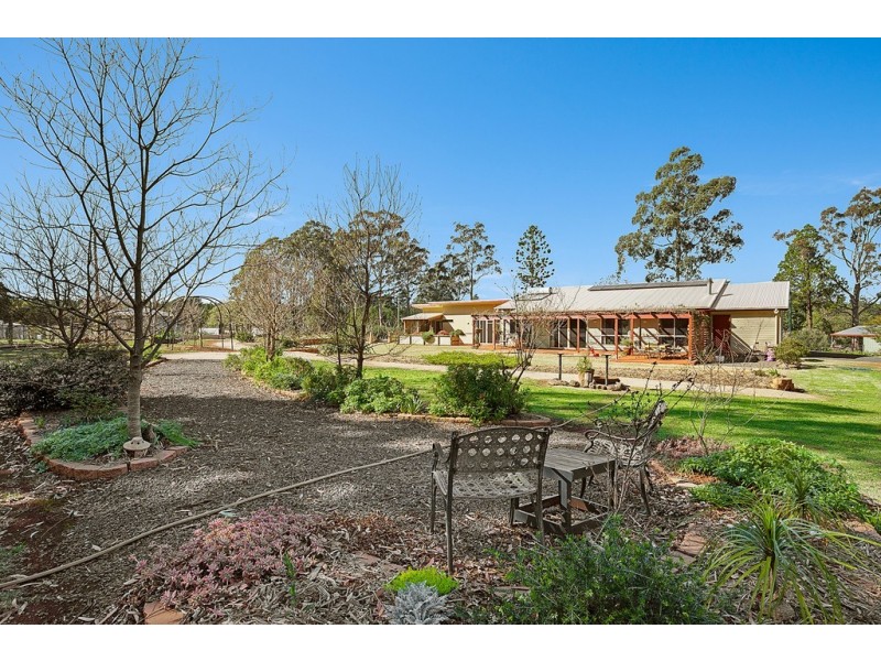 18 William Street, Pechey QLD 4352