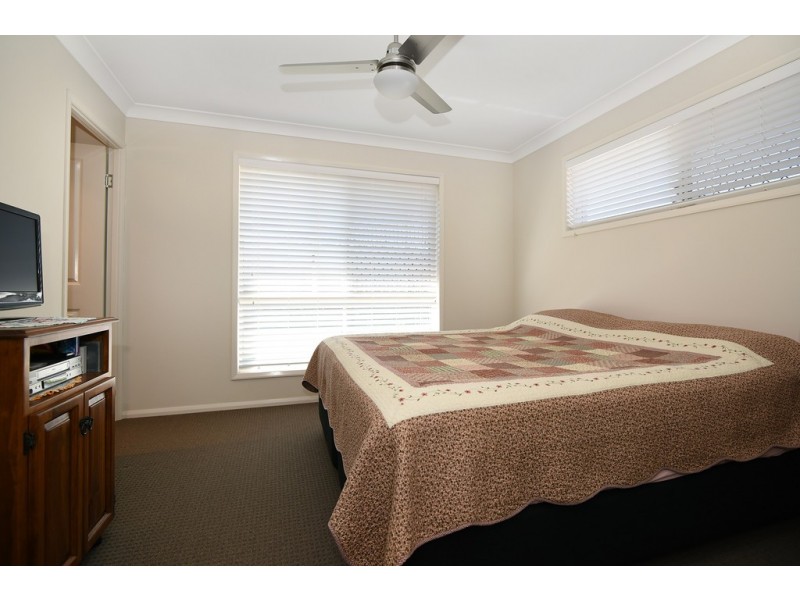 2A Dodson Crescent, Mount Kynoch QLD 4350