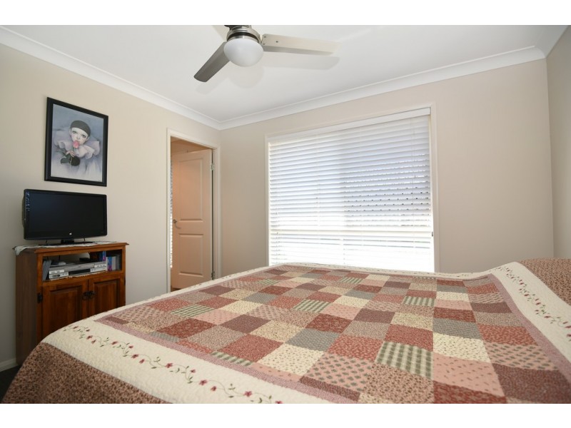 2A Dodson Crescent, Mount Kynoch QLD 4350