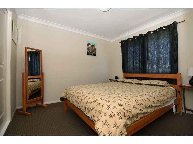 2A Dodson Crescent, Mount Kynoch QLD 4350