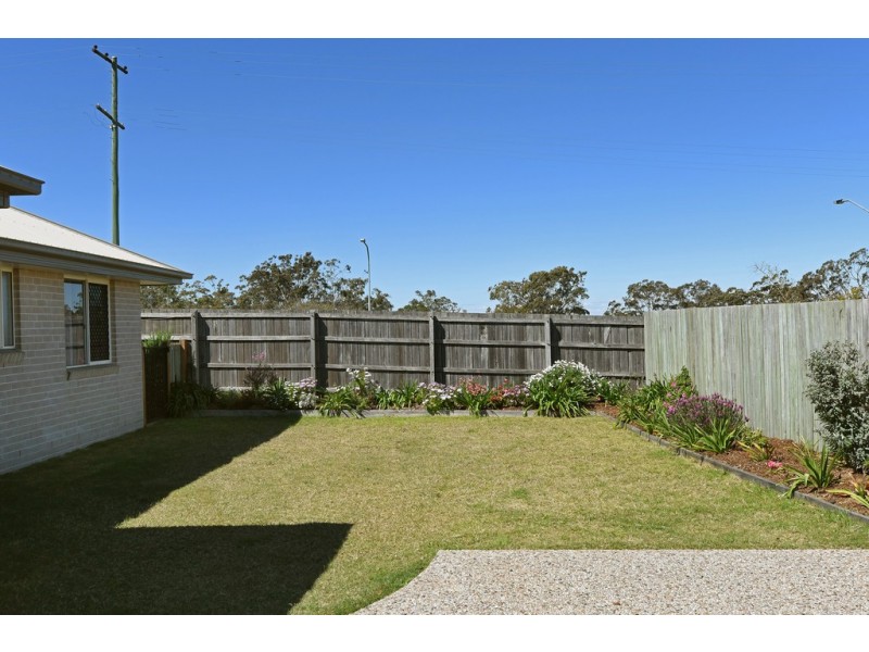 2A Dodson Crescent, Mount Kynoch QLD 4350