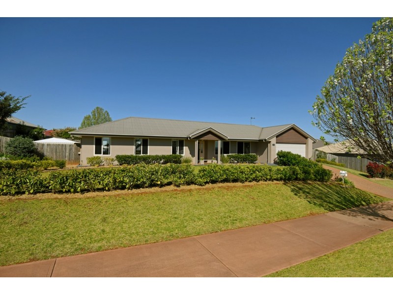 3 Kingfisher Drive, Highfields QLD 4352