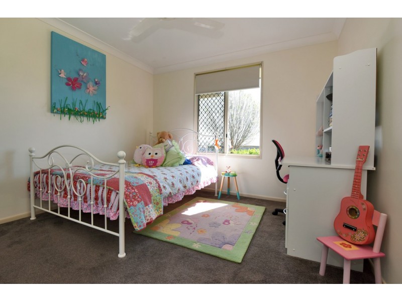 3 Kingfisher Drive, Highfields QLD 4352