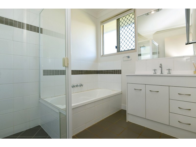 3 Kingfisher Drive, Highfields QLD 4352