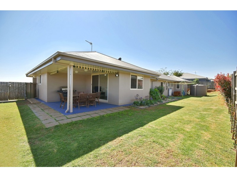 3 Kingfisher Drive, Highfields QLD 4352