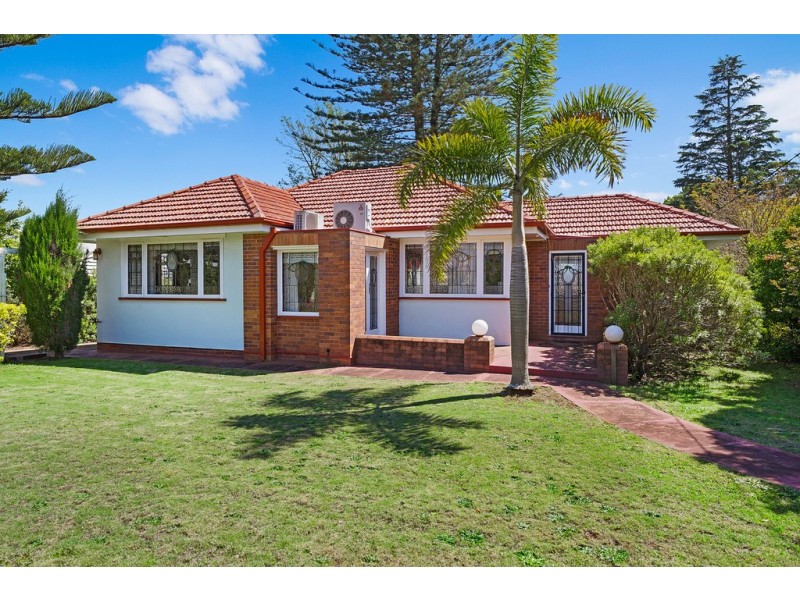 231 Campbell Street, Newtown QLD 4350