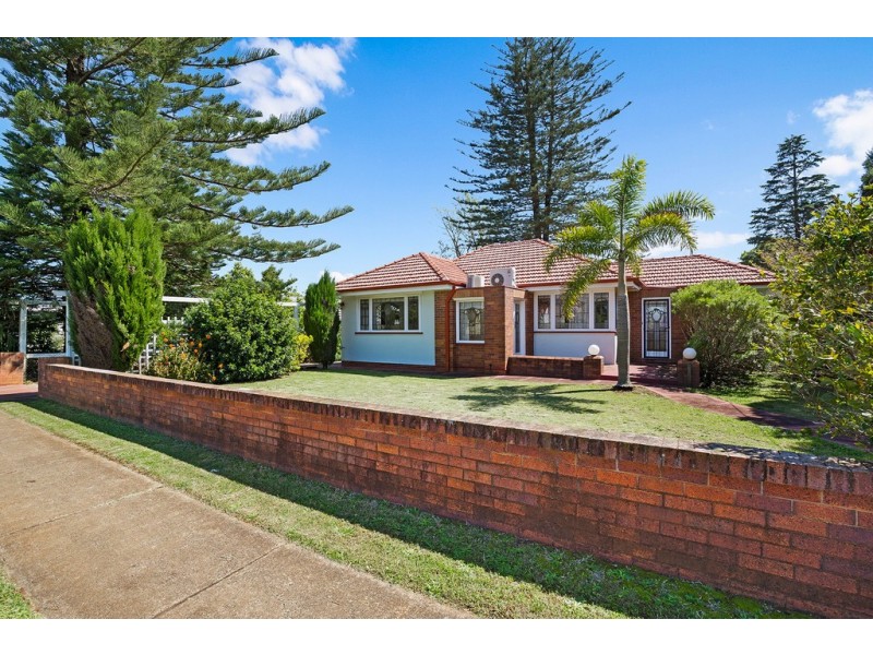 231 Campbell Street, Newtown QLD 4350