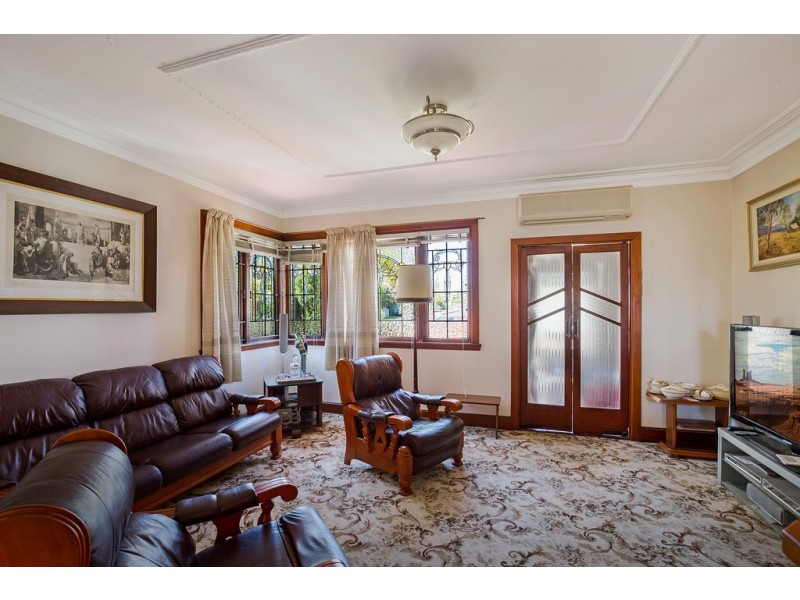 231 Campbell Street, Newtown QLD 4350