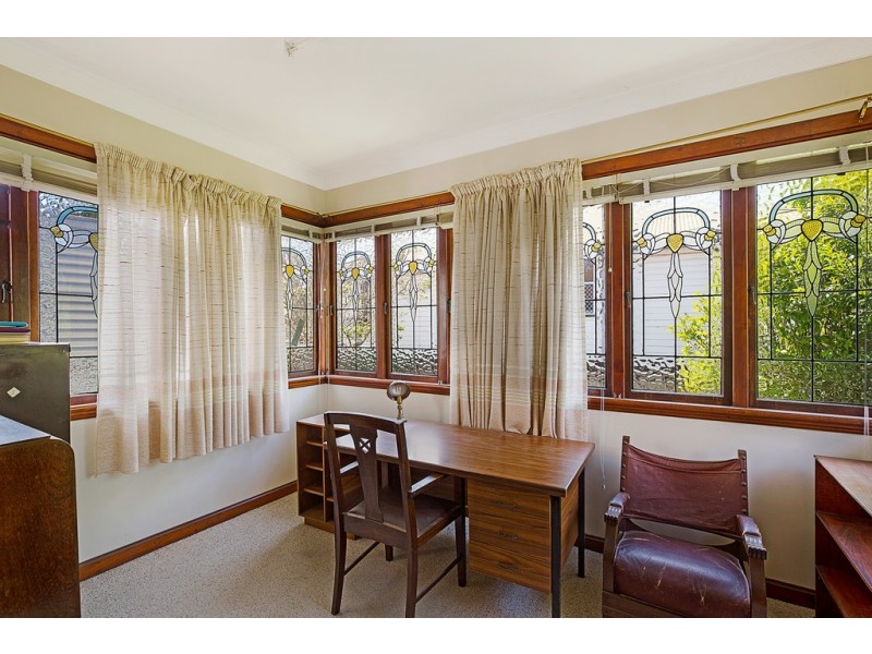 231 Campbell Street, Newtown QLD 4350