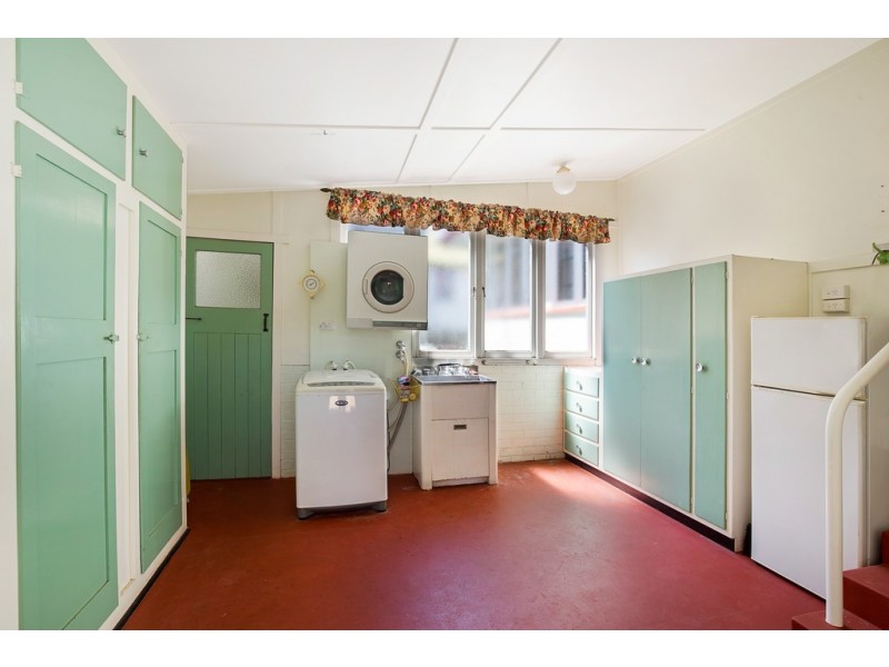 231 Campbell Street, Newtown QLD 4350