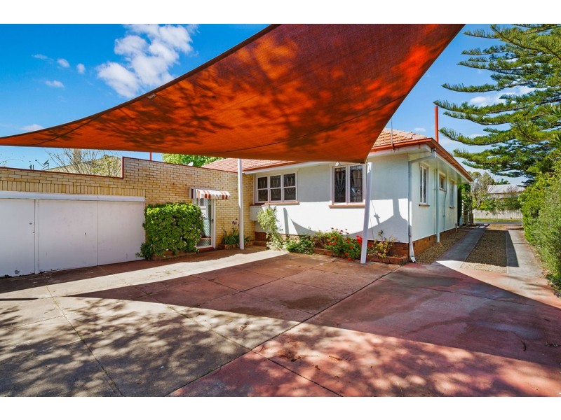 231 Campbell Street, Newtown QLD 4350