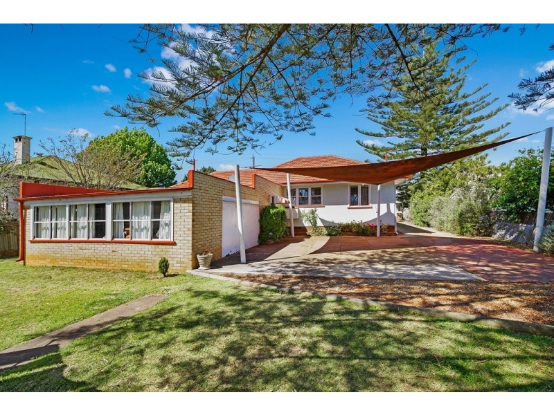 231 Campbell Street, Newtown QLD 4350