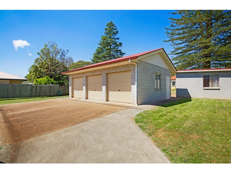 231 Campbell Street, Newtown QLD 4350