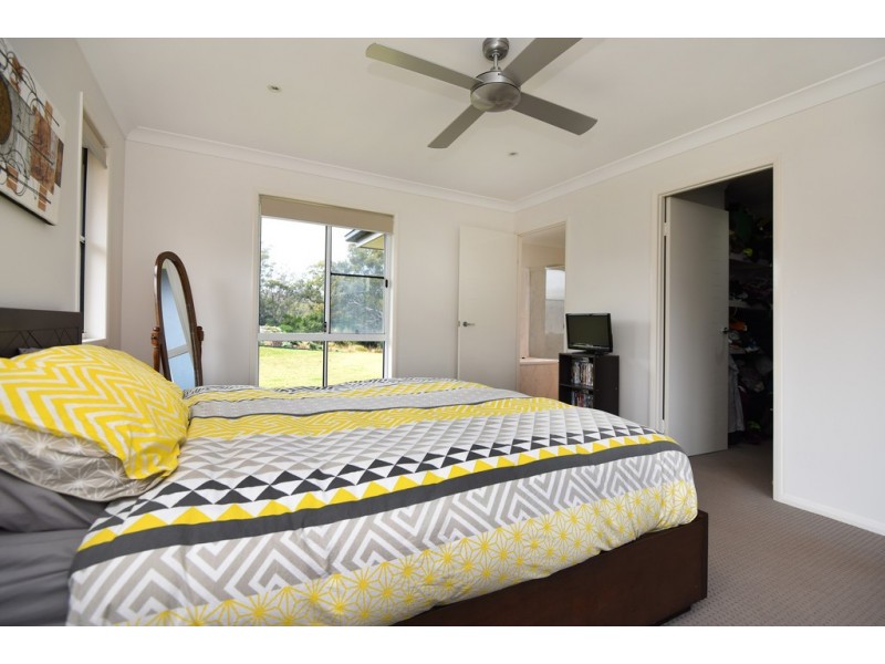 8 Janelle Court, Highfields QLD 4352