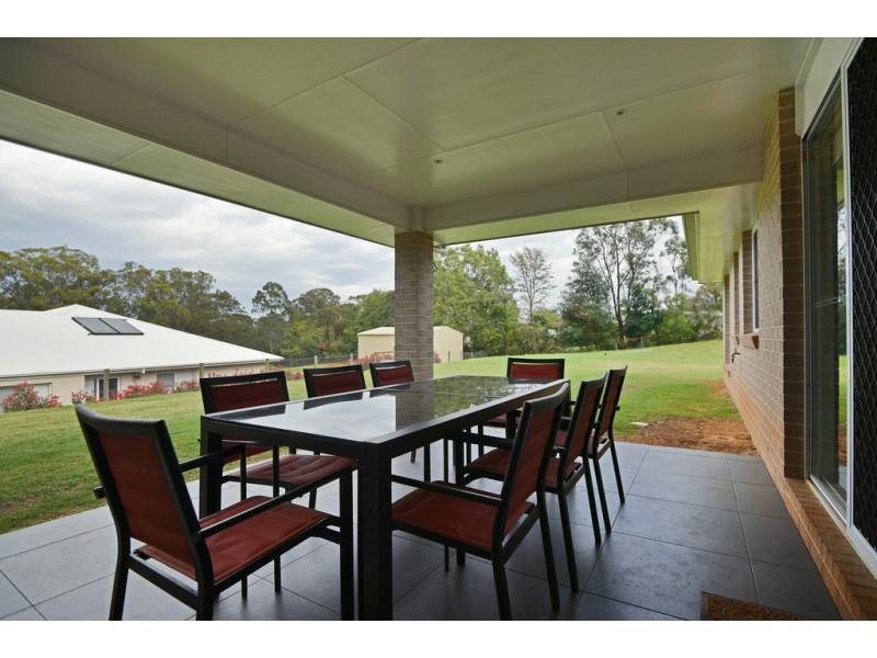 8 Janelle Court, Highfields QLD 4352