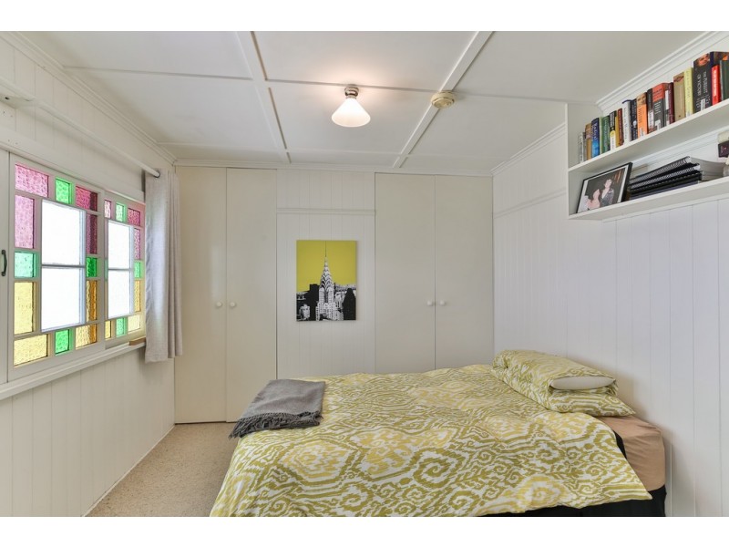 10 Mary St, Mount Lofty QLD 4350