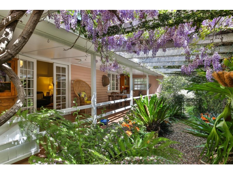 10 Mary St, Mount Lofty QLD 4350