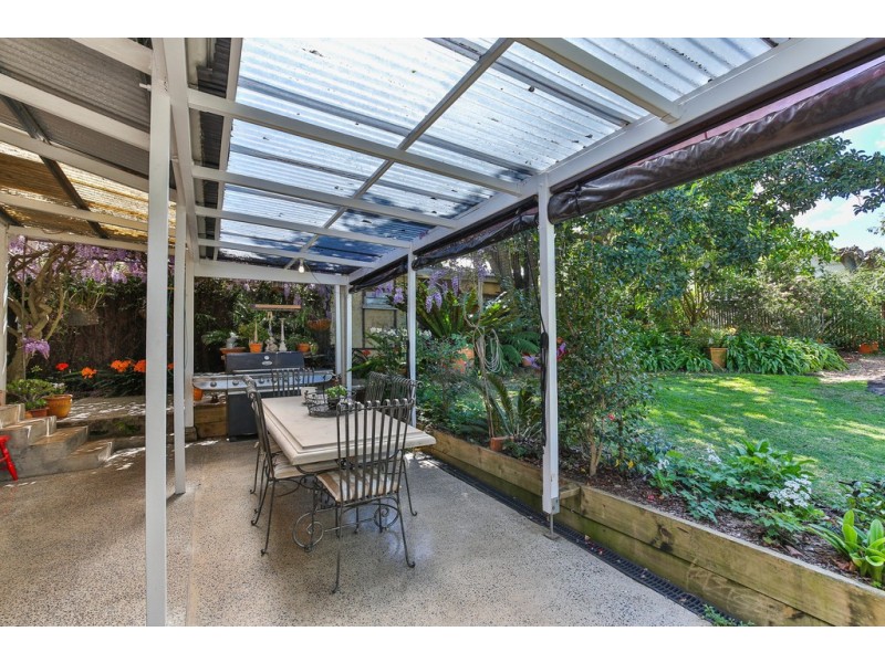 10 Mary St, Mount Lofty QLD 4350