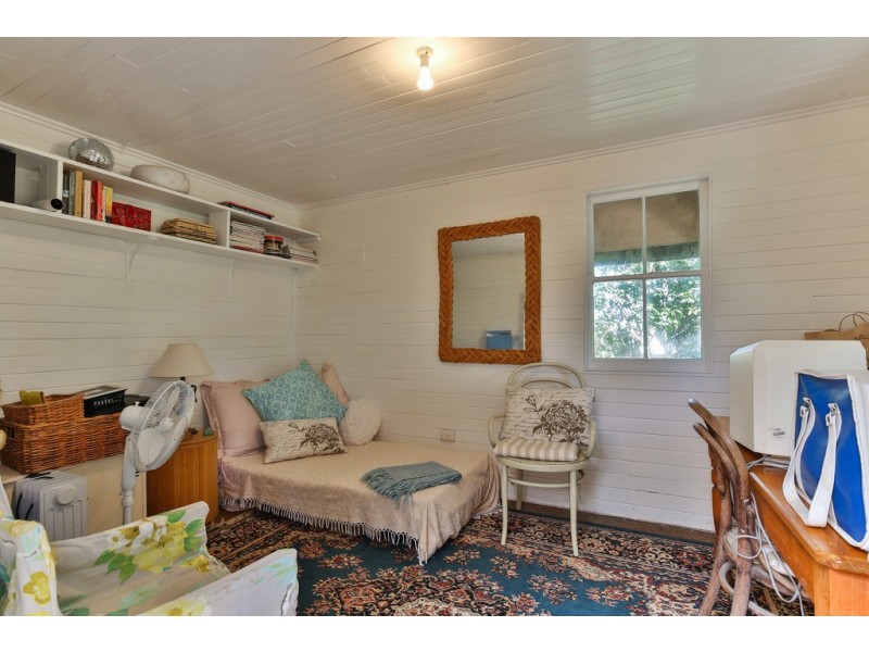 10 Mary St, Mount Lofty QLD 4350