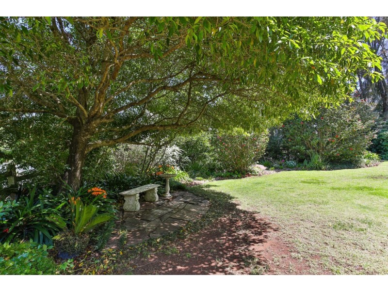 10 Mary St, Mount Lofty QLD 4350