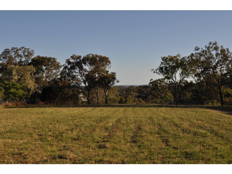 332 Hursley Road, Glenvale QLD 4350