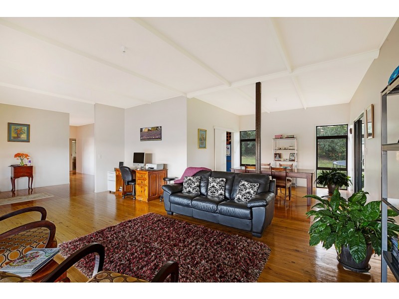 7 Panorama Cres, Prince Henry Heights QLD 4350